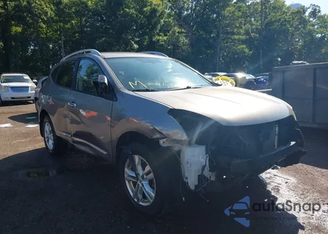 2015 Nissan Rogue Select S z USA, uszkodzony, nr VIN JN8AS5MV2FW260783